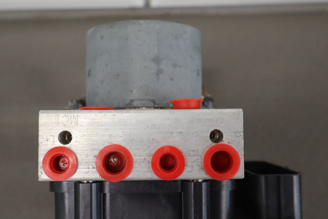 2012 - 2015 Tesla Model S ABS Anti - Lock Brake Pump & Module (6006363 - 00 - C) OEM