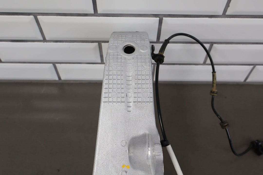 2012 - 2015 Tesla Model S AWD Front Left LH Spindle Knuckle W/ Hub & Sensor (117K)