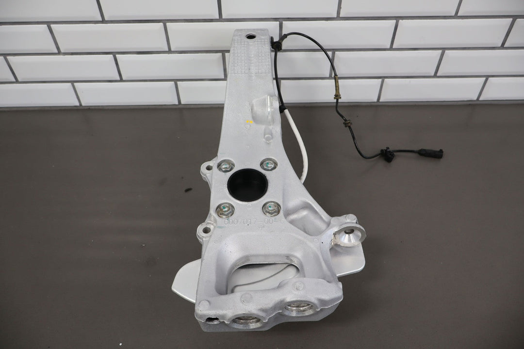 2012 - 2015 Tesla Model S AWD Front Left LH Spindle Knuckle W/ Hub & Sensor (117K)