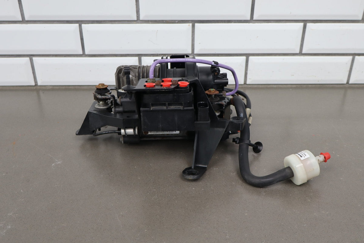 2012-2015 Tesla Model S MS Air Suspension Compressor Pump Unit w/ Bracket Assy