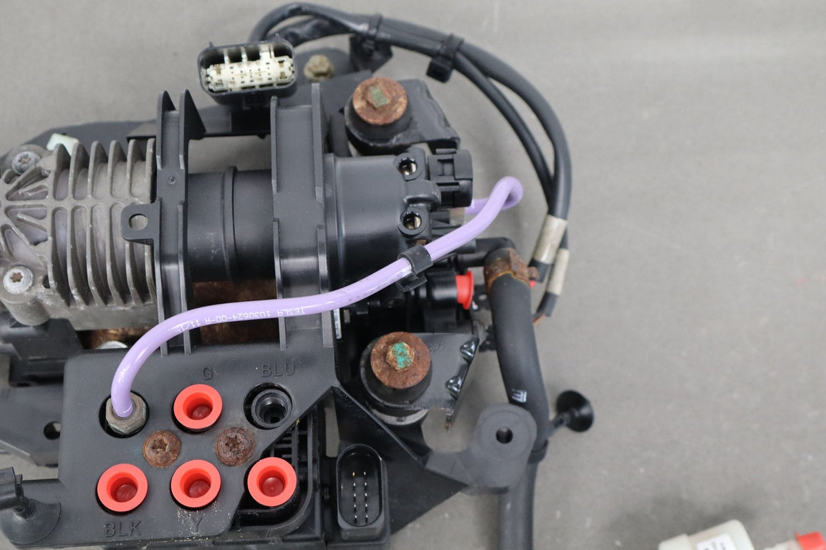 2012-2015 Tesla Model S MS Air Suspension Compressor Pump Unit w/ Bracket Assy