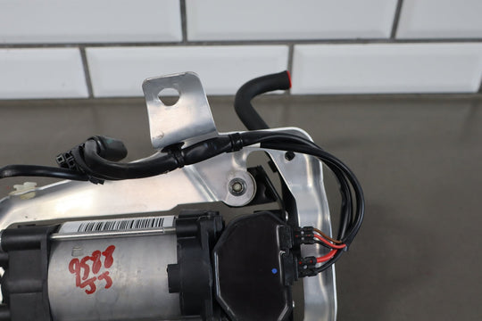 2012 - 2015 Tesla Model S MS Air Suspension Compressor Pump Unit w/ Bracket Assy