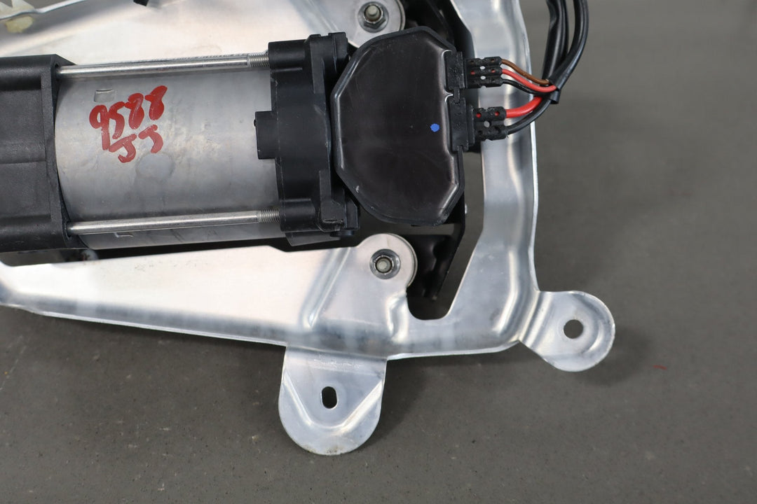 2012 - 2015 Tesla Model S MS Air Suspension Compressor Pump Unit w/ Bracket Assy