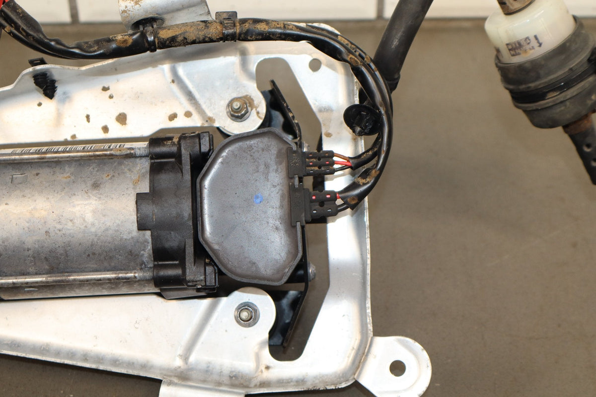2012-2015 Tesla Model S MS Air Suspension Compressor Pump Unit w/ Bracket Assy