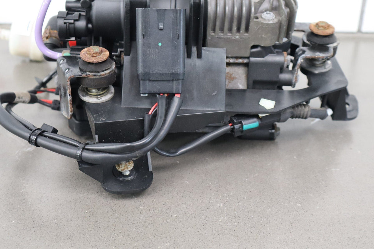 2012-2015 Tesla Model S MS Air Suspension Compressor Pump Unit w/ Bracket Assy