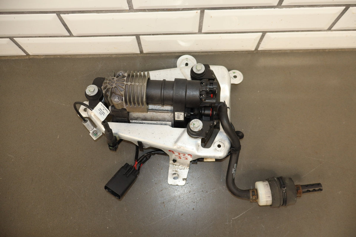 2012-2015 Tesla Model S MS Air Suspension Compressor Pump Unit w/ Bracket Assy