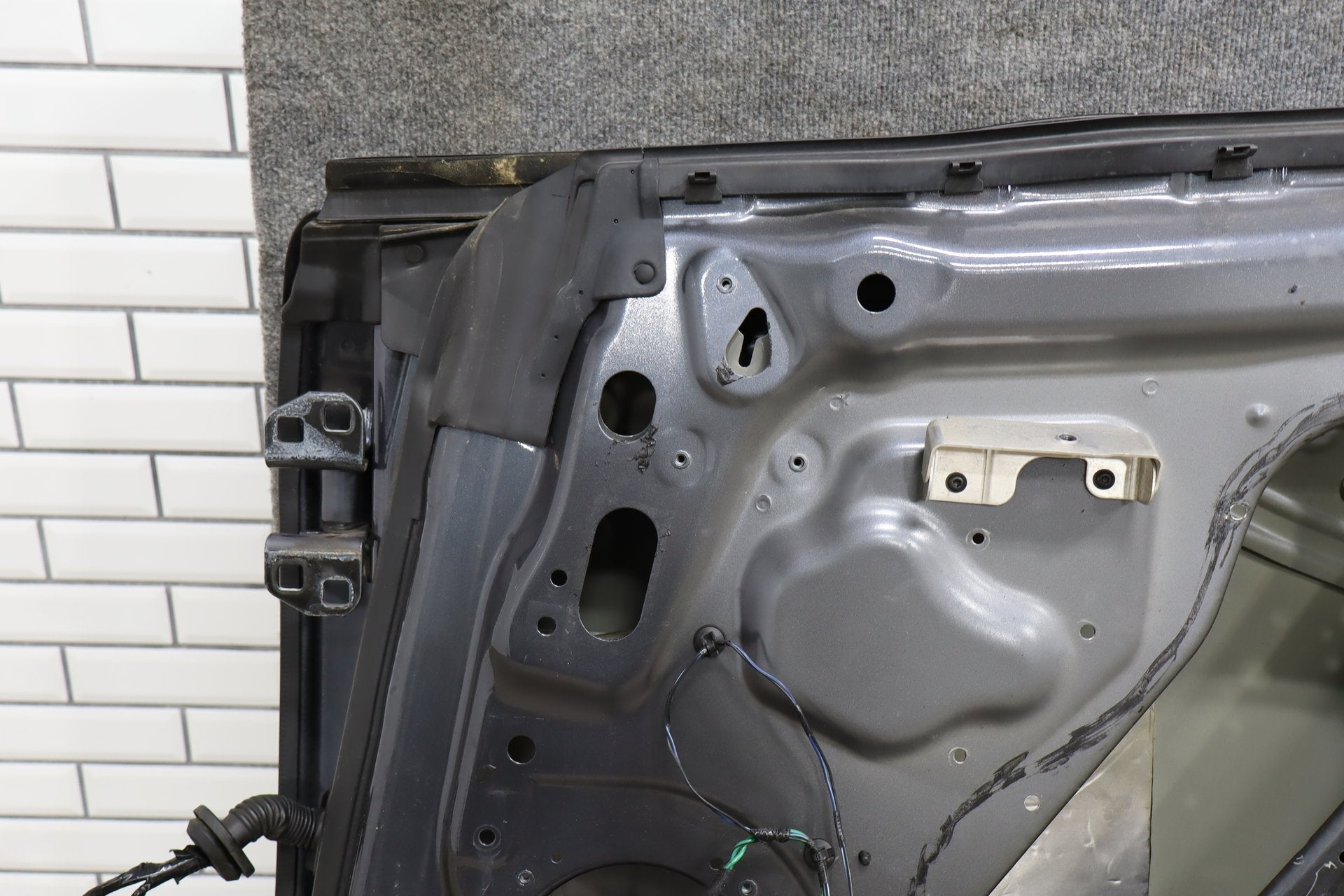 2012-2015 Tesla Model S Right Rear Door Gray Metallic PMTG