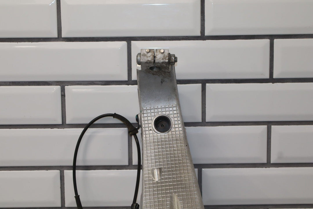 2012 - 2016 Tesla Model S RWD Driver Left Front Spindle / Hub OEM