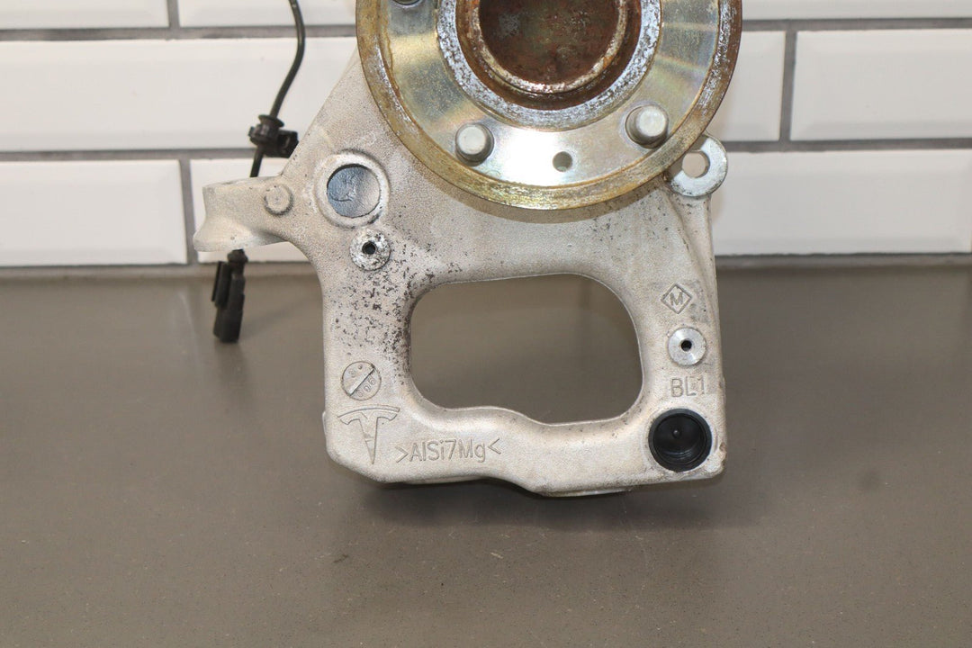 2012 - 2016 Tesla Model S RWD Driver Left Front Spindle / Hub OEM
