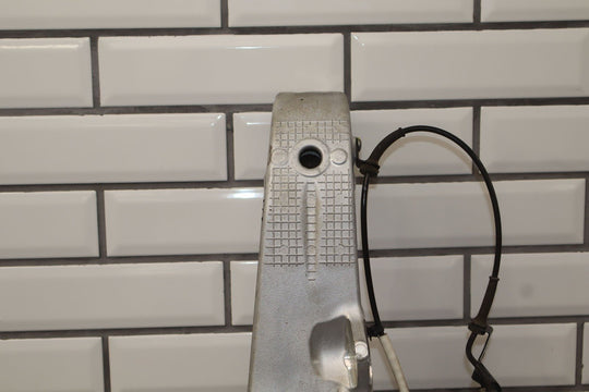 2012 - 2016 Tesla Model S RWD Driver Left Front Spindle / Hub OEM