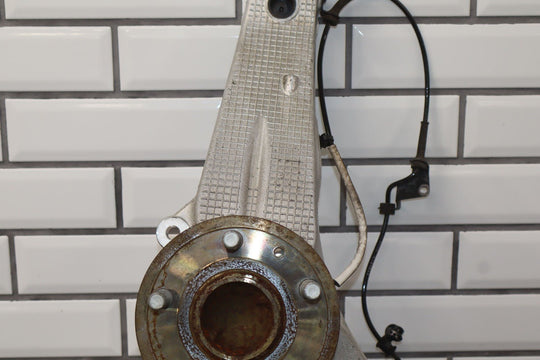 2012 - 2016 Tesla Model S RWD Passenger Right Front Spindle / Hub OEM