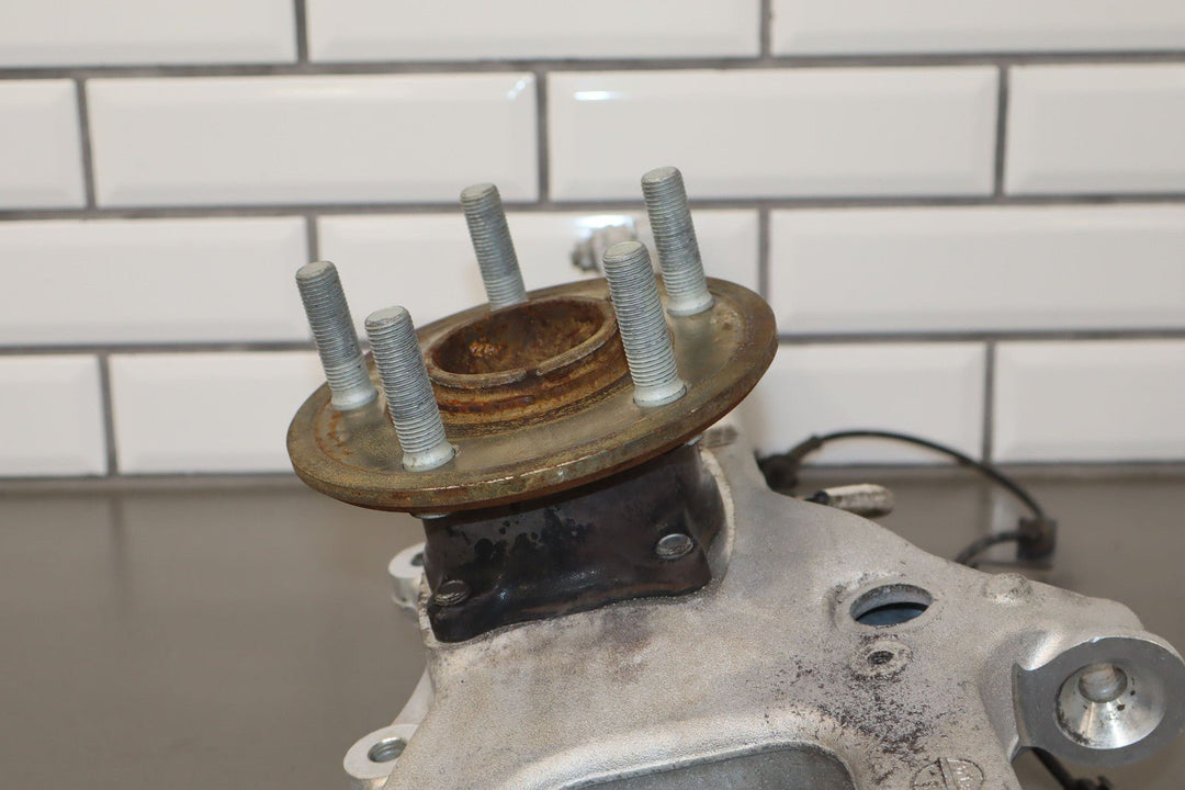 2012 - 2016 Tesla Model S RWD Passenger Right Front Spindle / Hub OEM