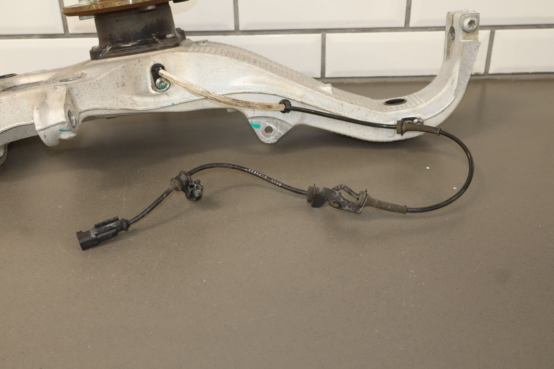 2012 - 2016 Tesla Model S RWD Passenger Right Front Spindle / Hub OEM