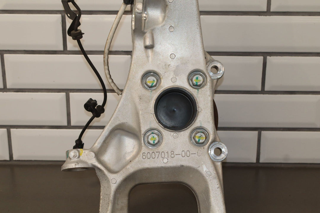 2012 - 2016 Tesla Model S RWD Passenger Right Front Spindle / Hub OEM