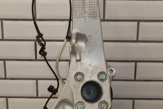 2012 - 2016 Tesla Model S RWD Passenger Right Front Spindle / Hub OEM