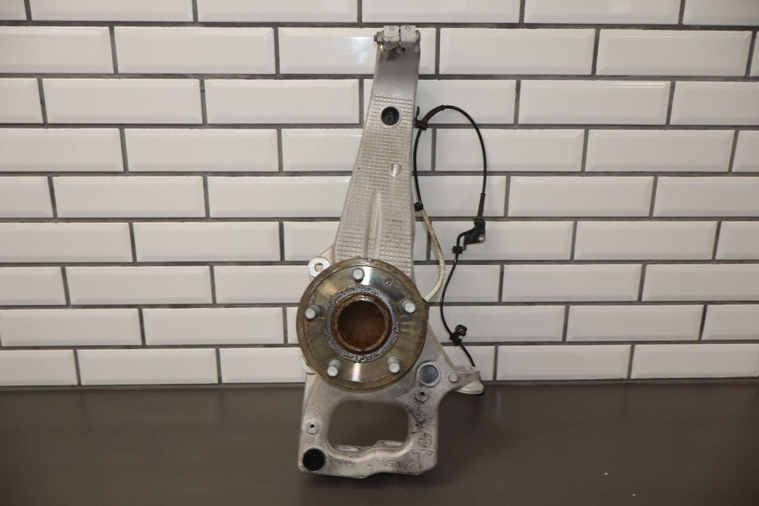 2012 - 2016 Tesla Model S RWD Passenger Right Front Spindle / Hub OEM