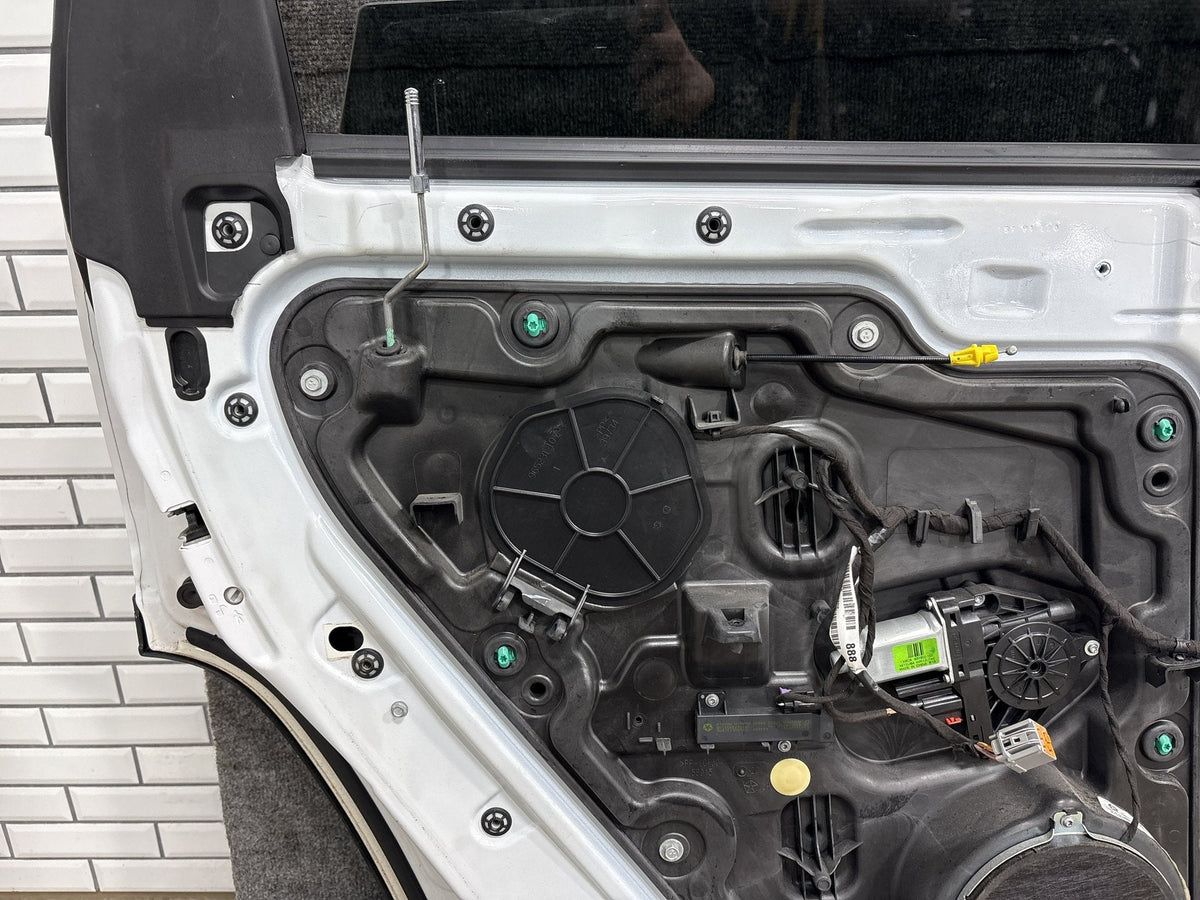 2012-2022 Jeep Grand Cherokee Left Rear Door Bright White ( PW7 )