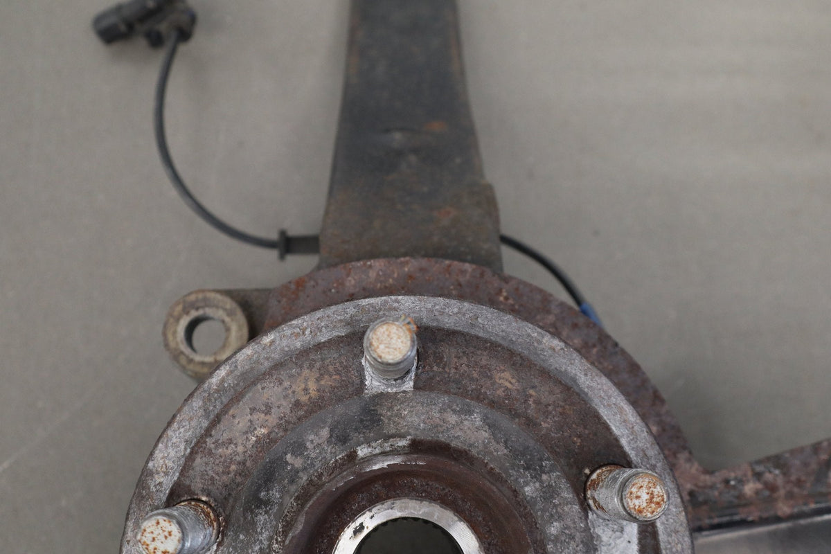 2012-21 Jeep Grand Cherokee SRT Right Front Spindle Hub Loaded
