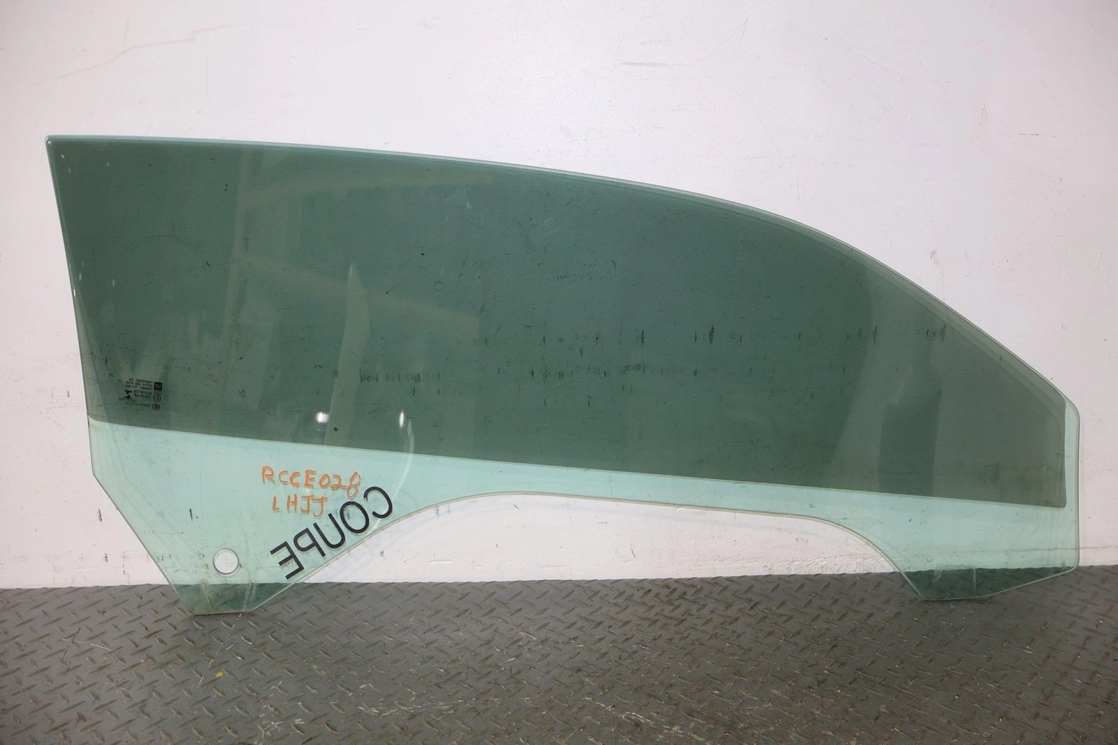 2012 Chevrolet Camaro- FRONT DOOR GLASS/WINDOW