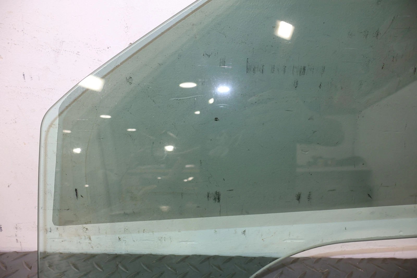 2012 Chevrolet Camaro- FRONT DOOR GLASS/WINDOW