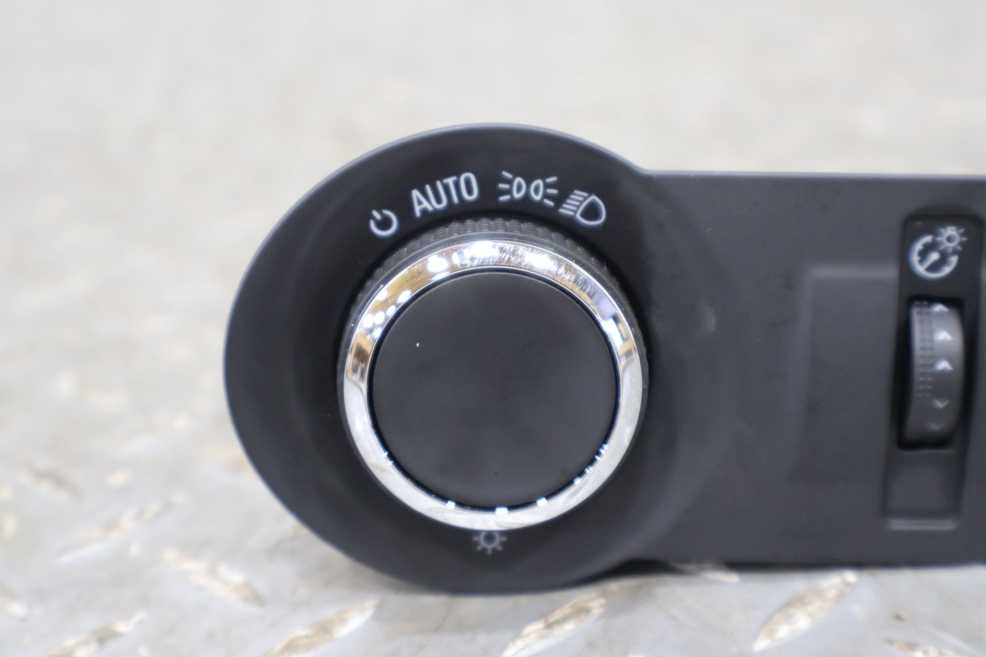 2012 Chevrolet Camaro- Headlight Switch