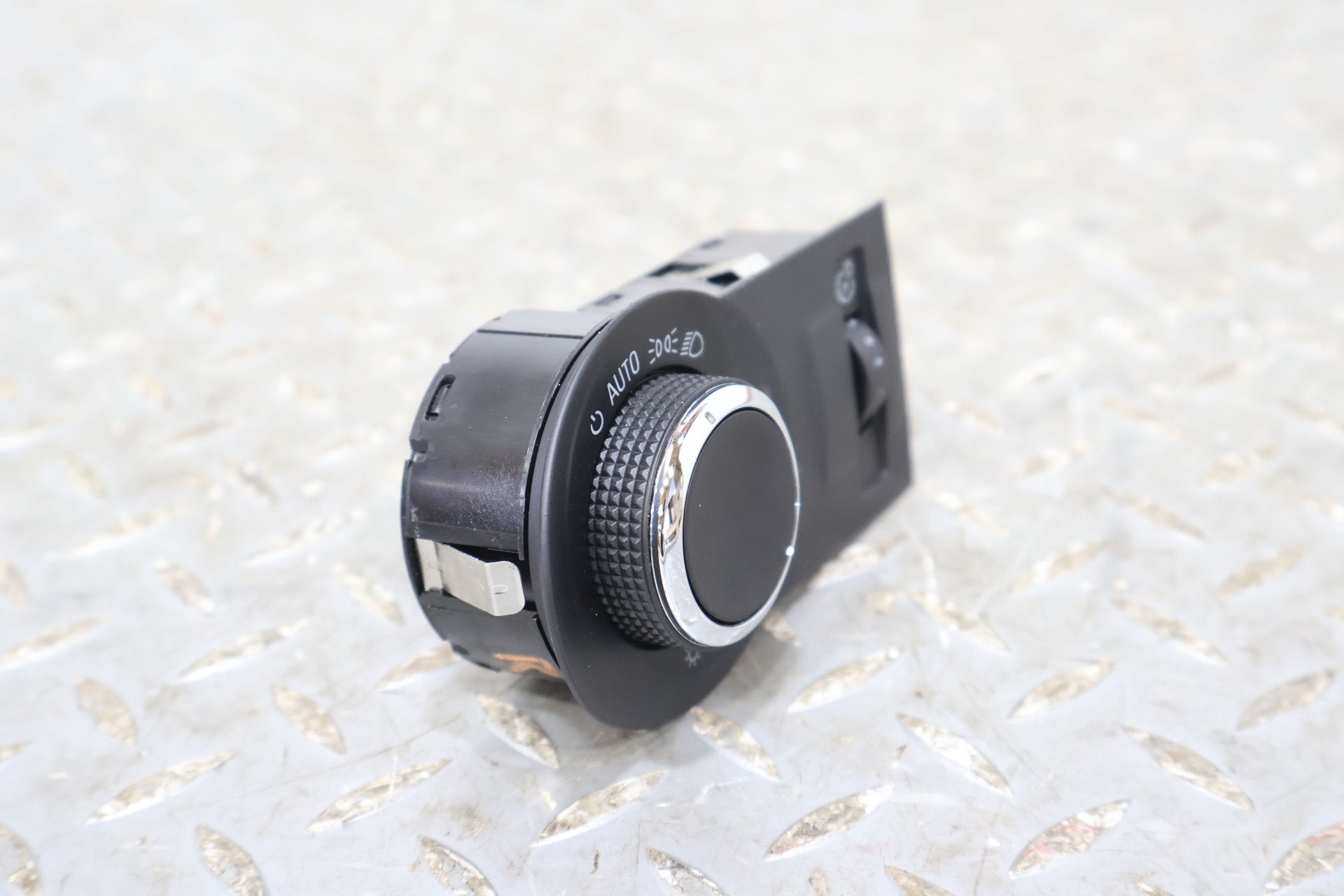 2012 Chevrolet Camaro- Headlight Switch