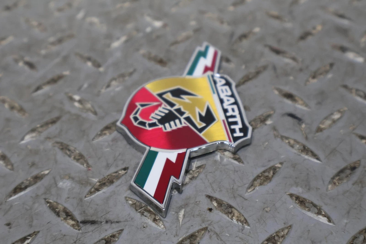 2012 Fiat 500- Emblem