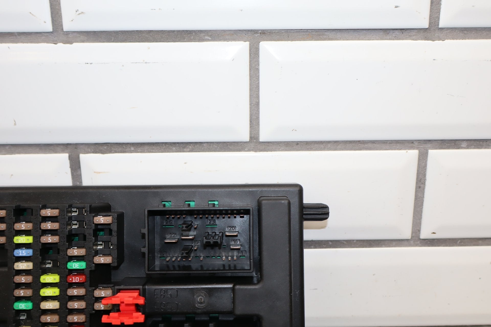 2012 Jaguar XJ L Portfolio 5.0L Cabin Fuse Box