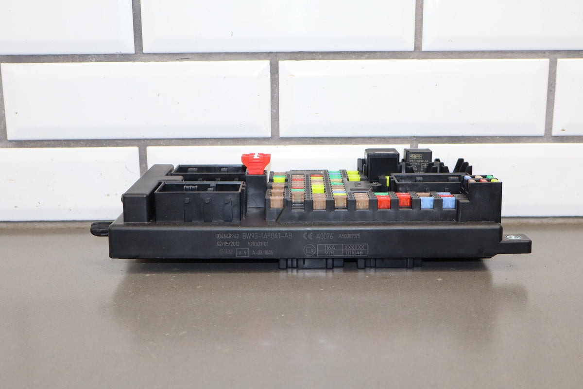 2012 Jaguar XJ L Portfolio 5.0L Cabin Fuse Box