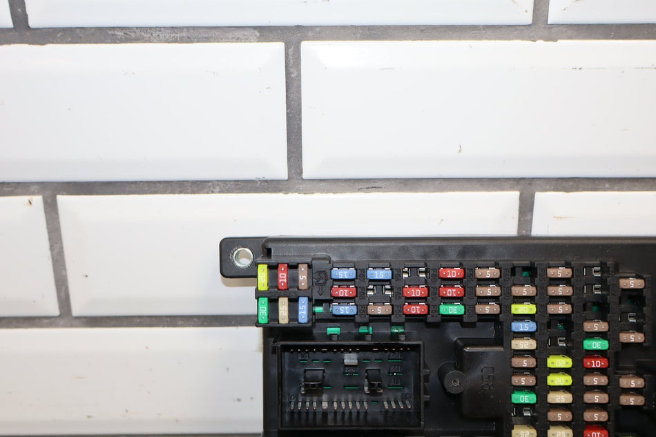 2012 Jaguar XJ L Portfolio 5.0L Cabin Fuse Box