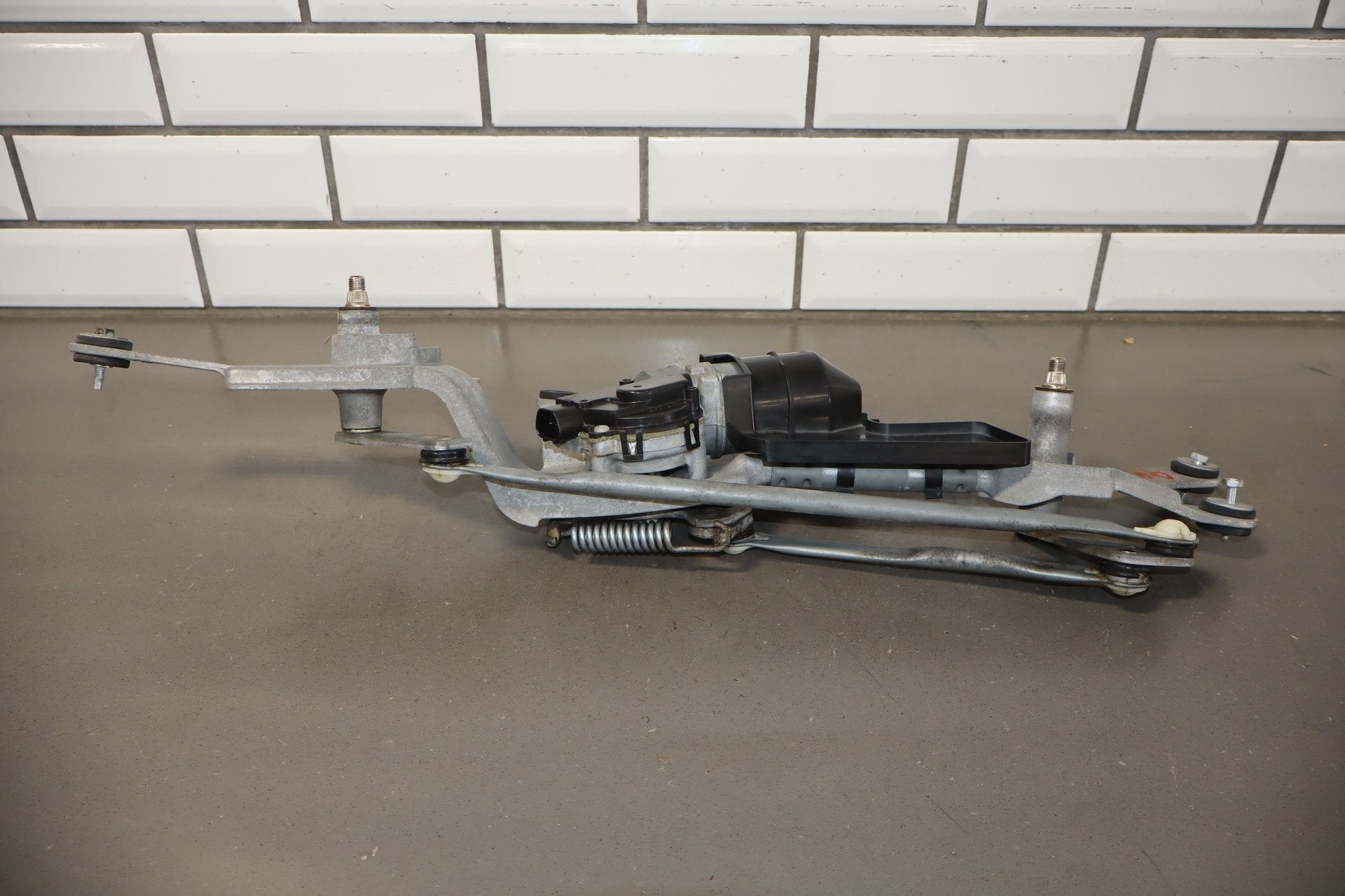 2012 Lexus LS460 Front Wiper Motor OEM