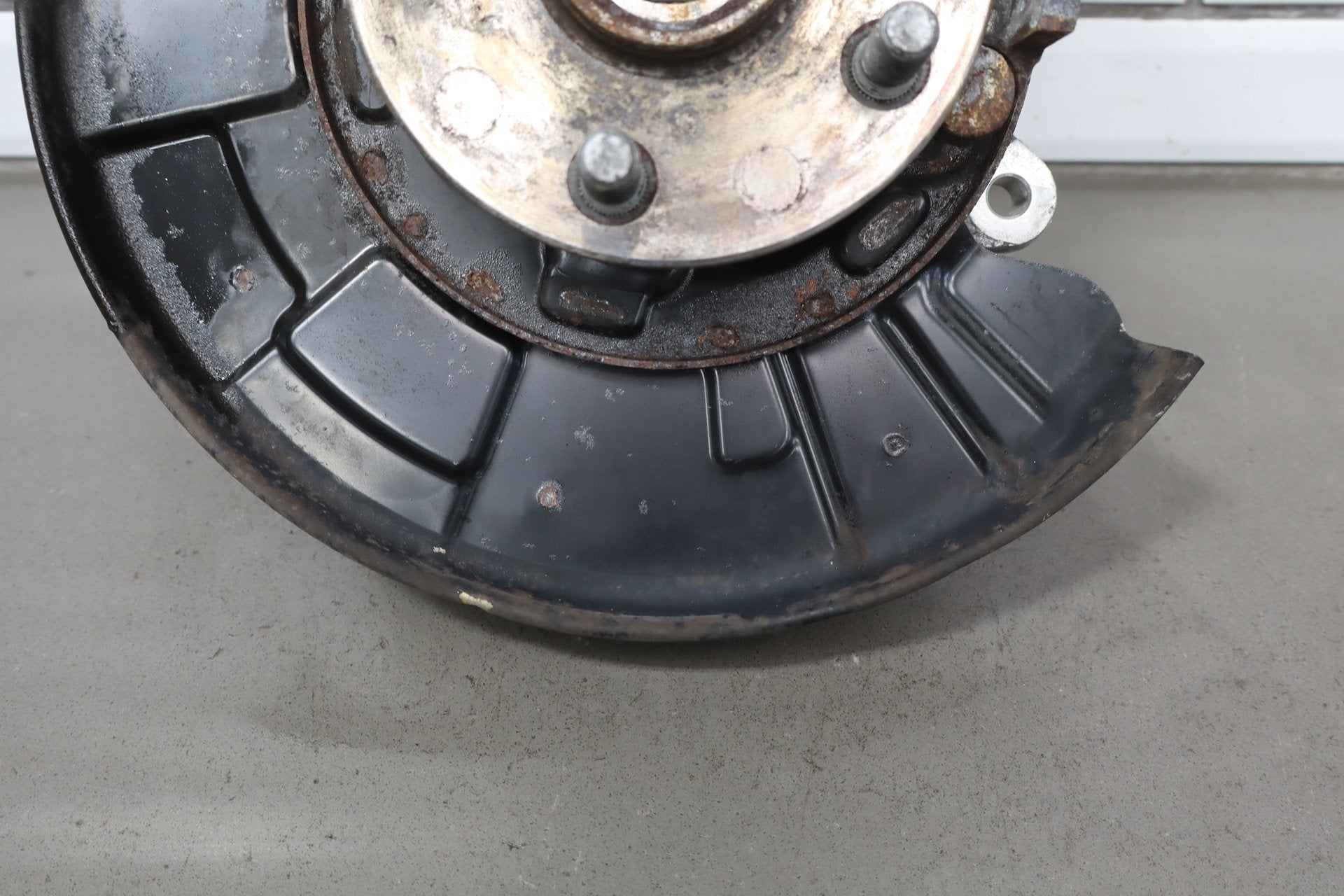 2012 Lexus LS460 Left Rear Suspension Spindle | W/O Air Suspension