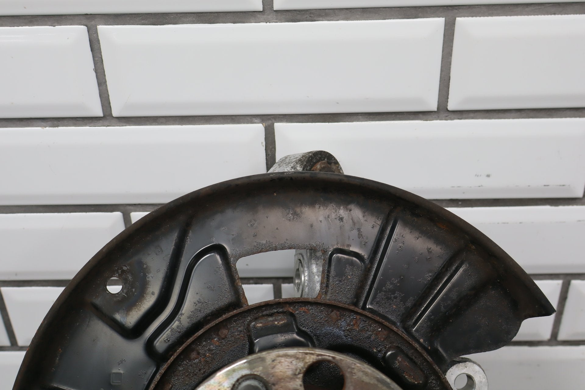 2012 Lexus LS460 Left Rear Suspension Spindle | W/O Air Suspension
