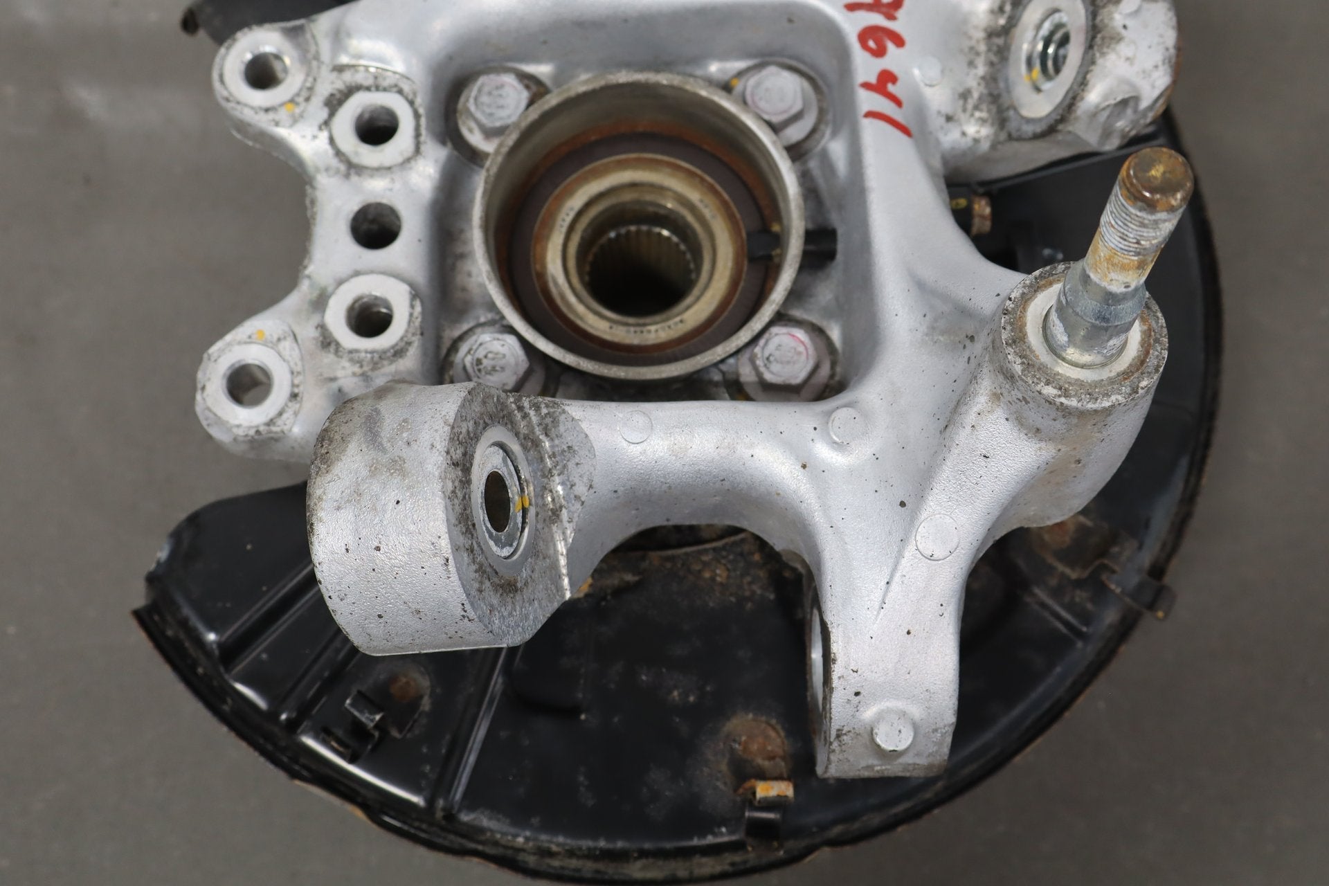 2012 Lexus LS460 Left Rear Suspension Spindle | W/O Air Suspension