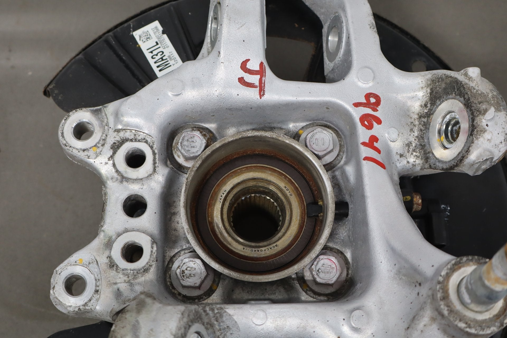2012 Lexus LS460 Left Rear Suspension Spindle | W/O Air Suspension