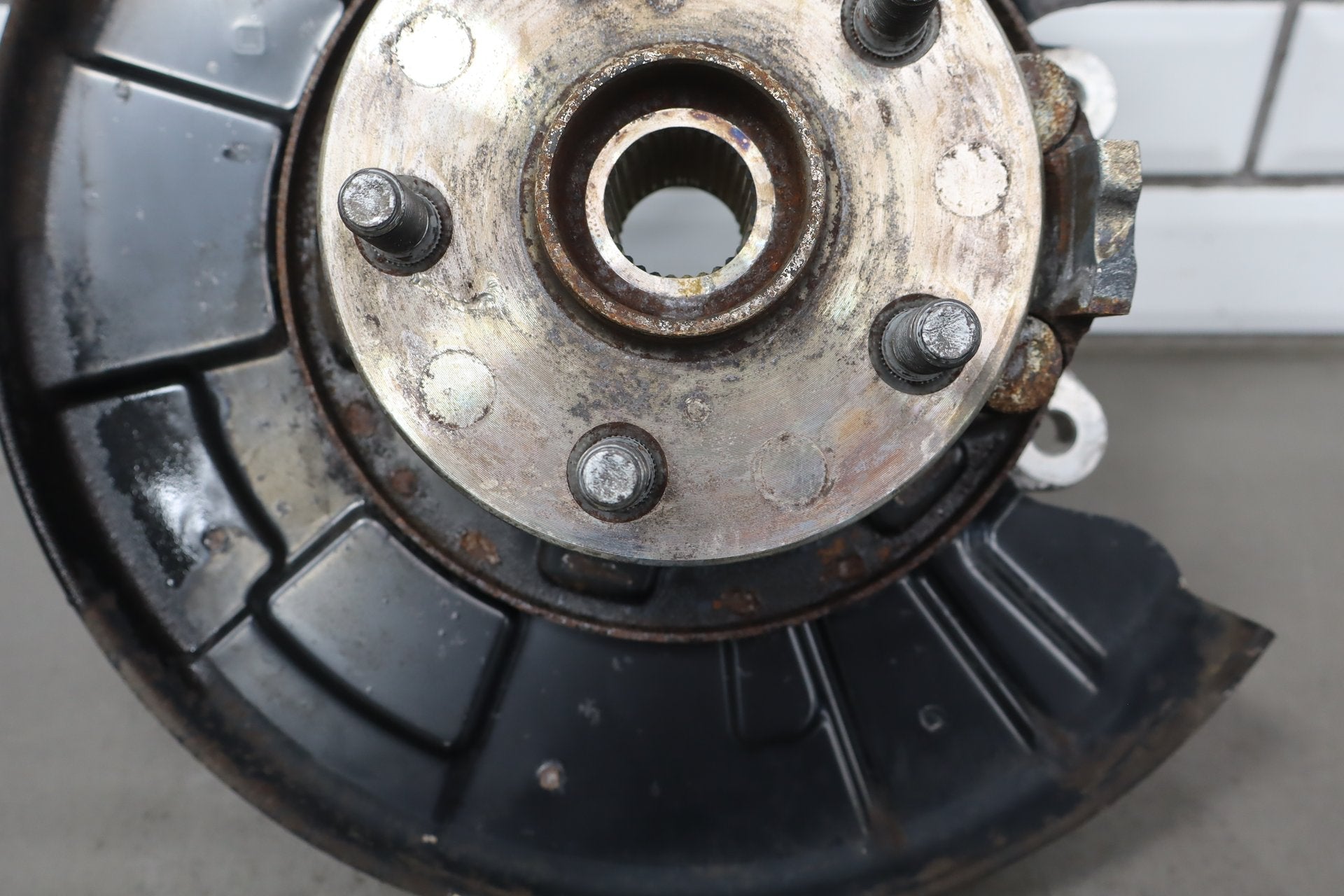 2012 Lexus LS460 Left Rear Suspension Spindle | W/O Air Suspension