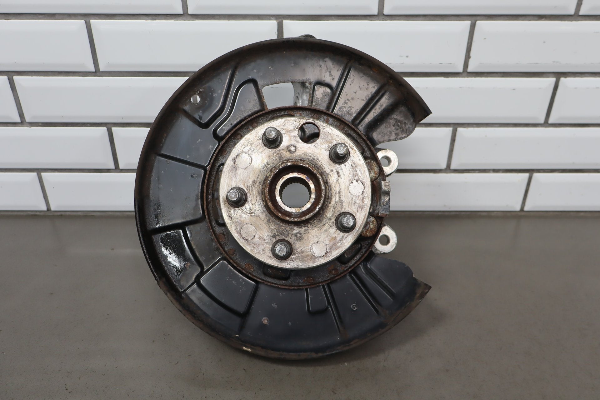 2012 Lexus LS460 Left Rear Suspension Spindle | W/O Air Suspension