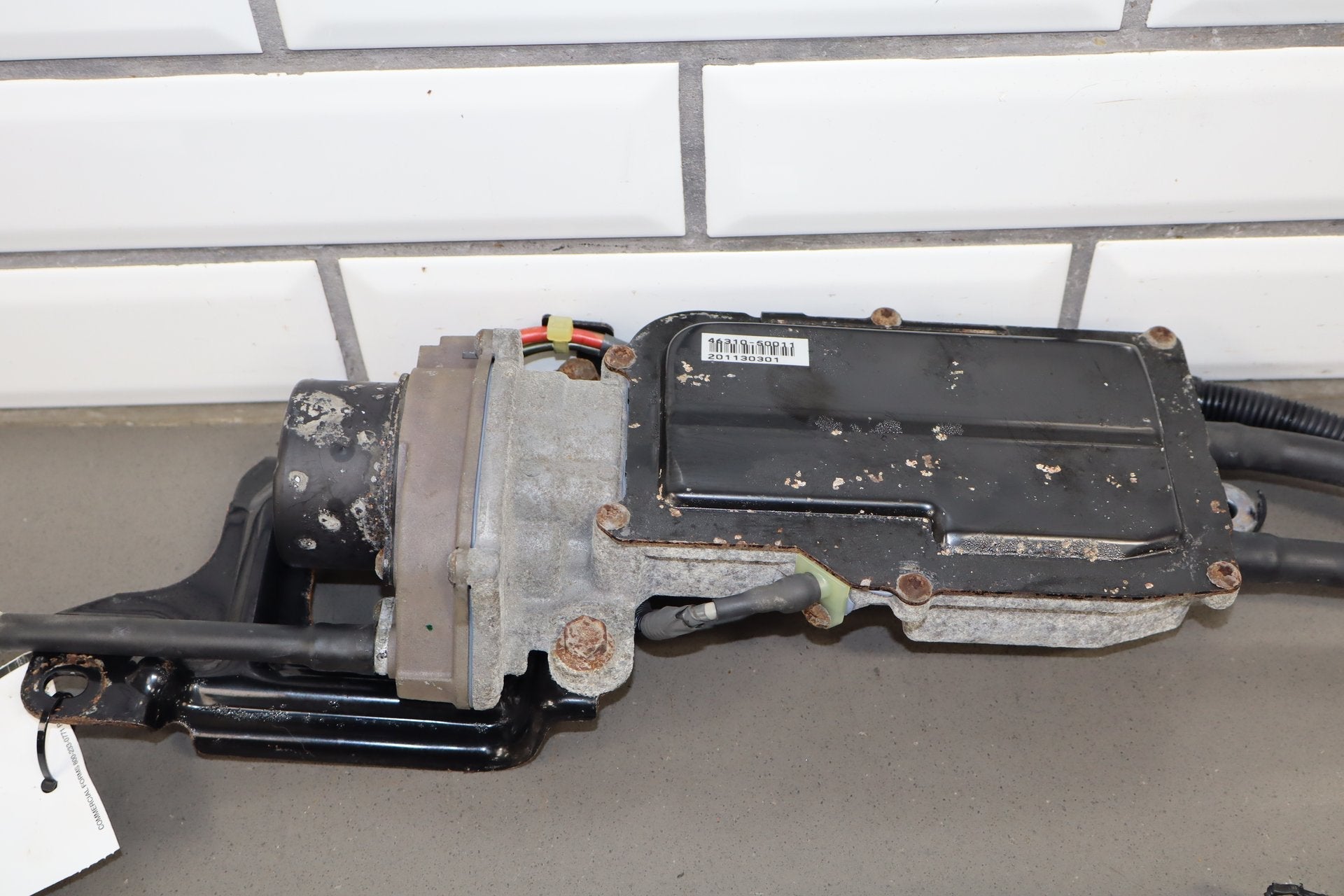 2012 Lexus LS460- Parking Brake Control Module PN: 4631050011
