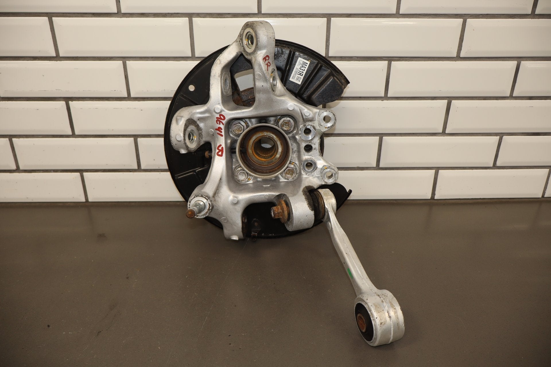 2012 Lexus LS460 Passenger Right Rear Suspension W/ Knuckle Control Arms