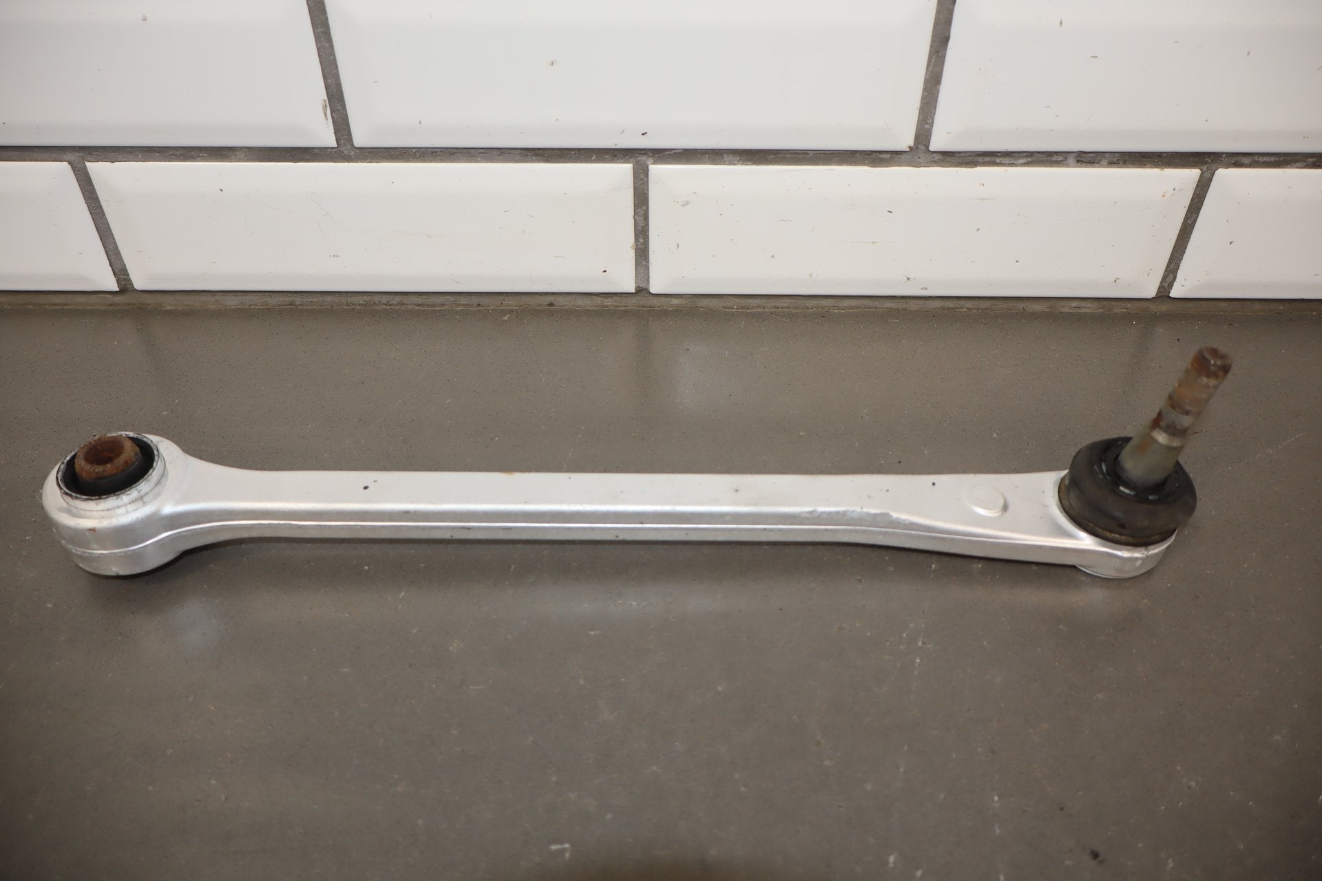2012 Lexus LS460 Passenger Right Rear Suspension W/ Knuckle Control Arms