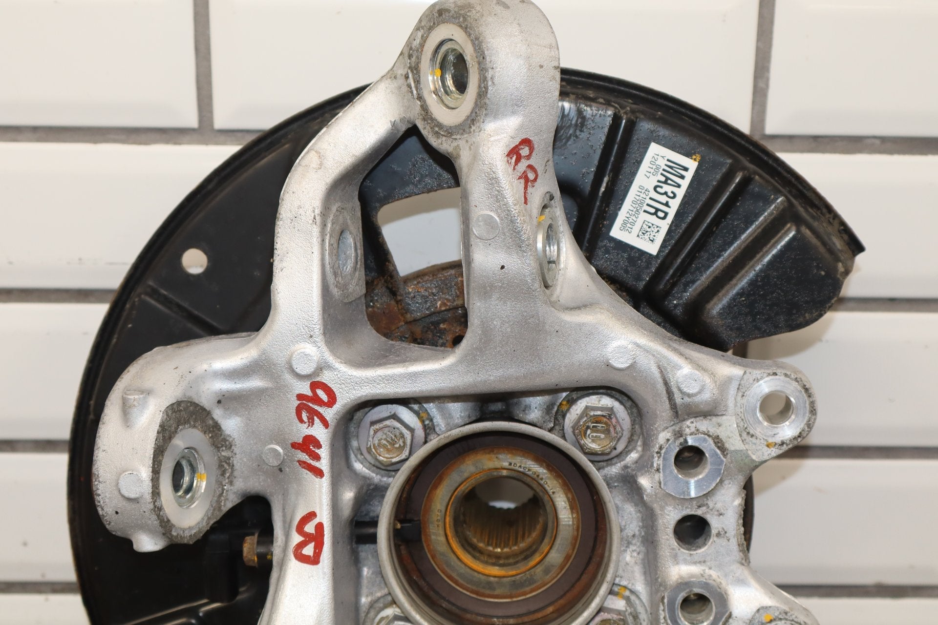 2012 Lexus LS460 Passenger Right Rear Suspension W/ Knuckle Control Arms