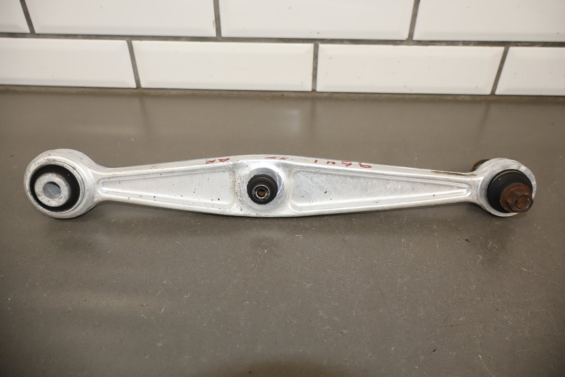 2012 Lexus LS460 Passenger Right Rear Suspension W/ Knuckle Control Arms