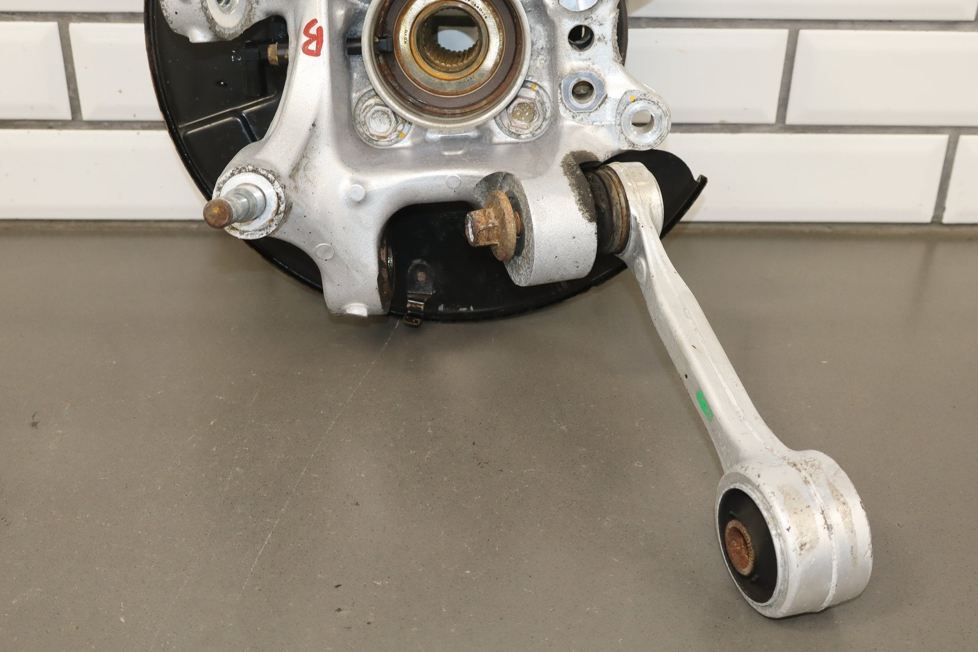 2012 Lexus LS460 Passenger Right Rear Suspension W/ Knuckle Control Arms