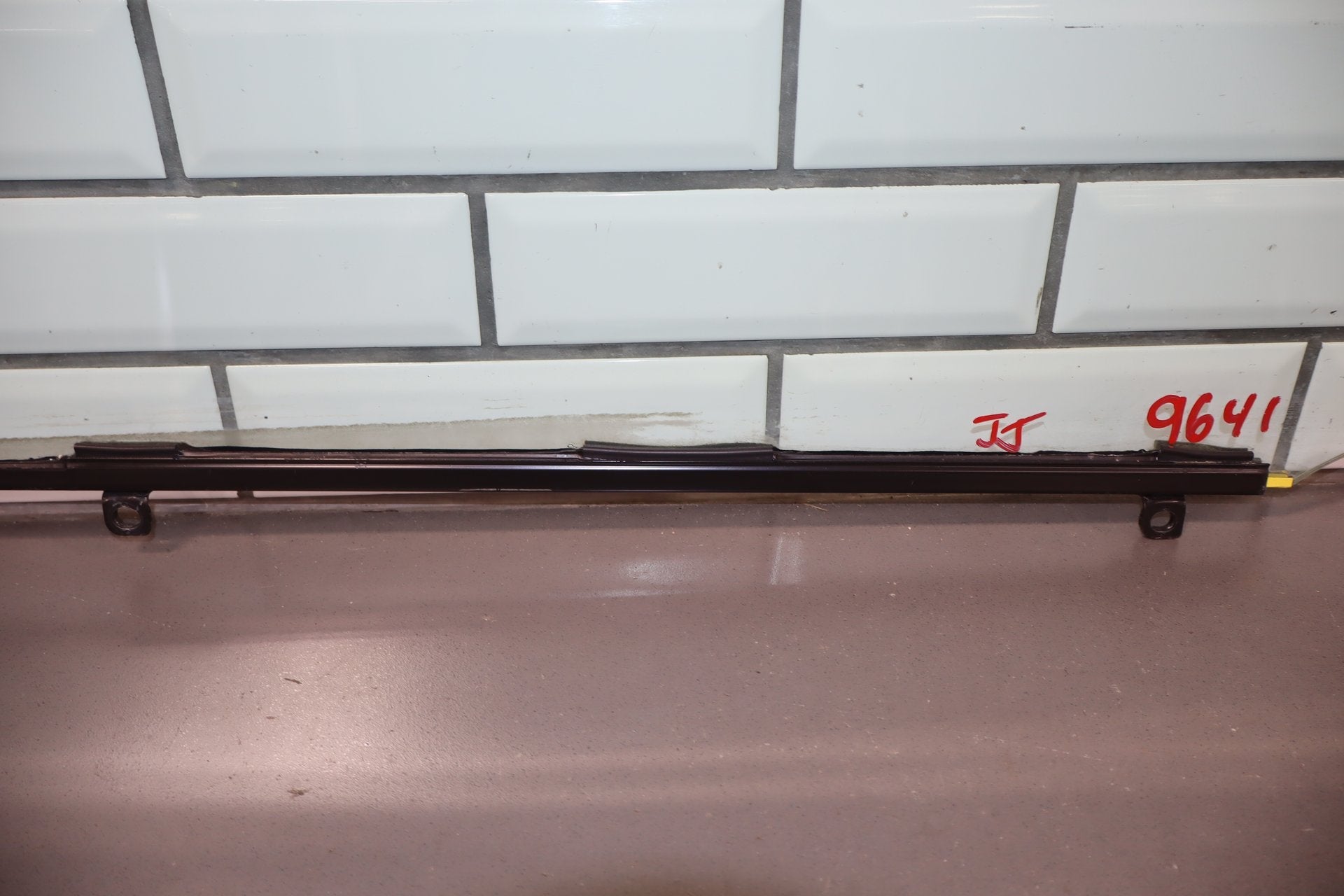 2012 Lexus LS460 Right Front Door Window