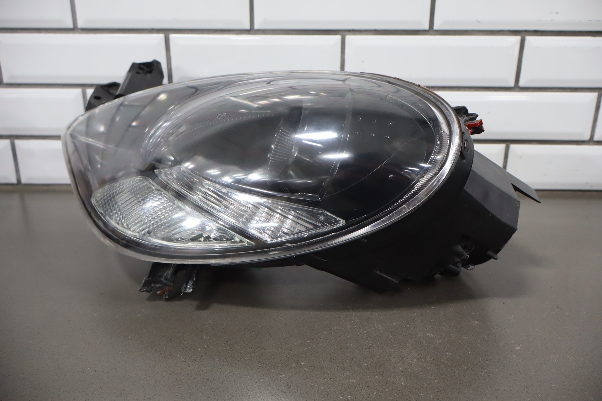 2012 Mitsubishi i-MiEV- Left Headlamp