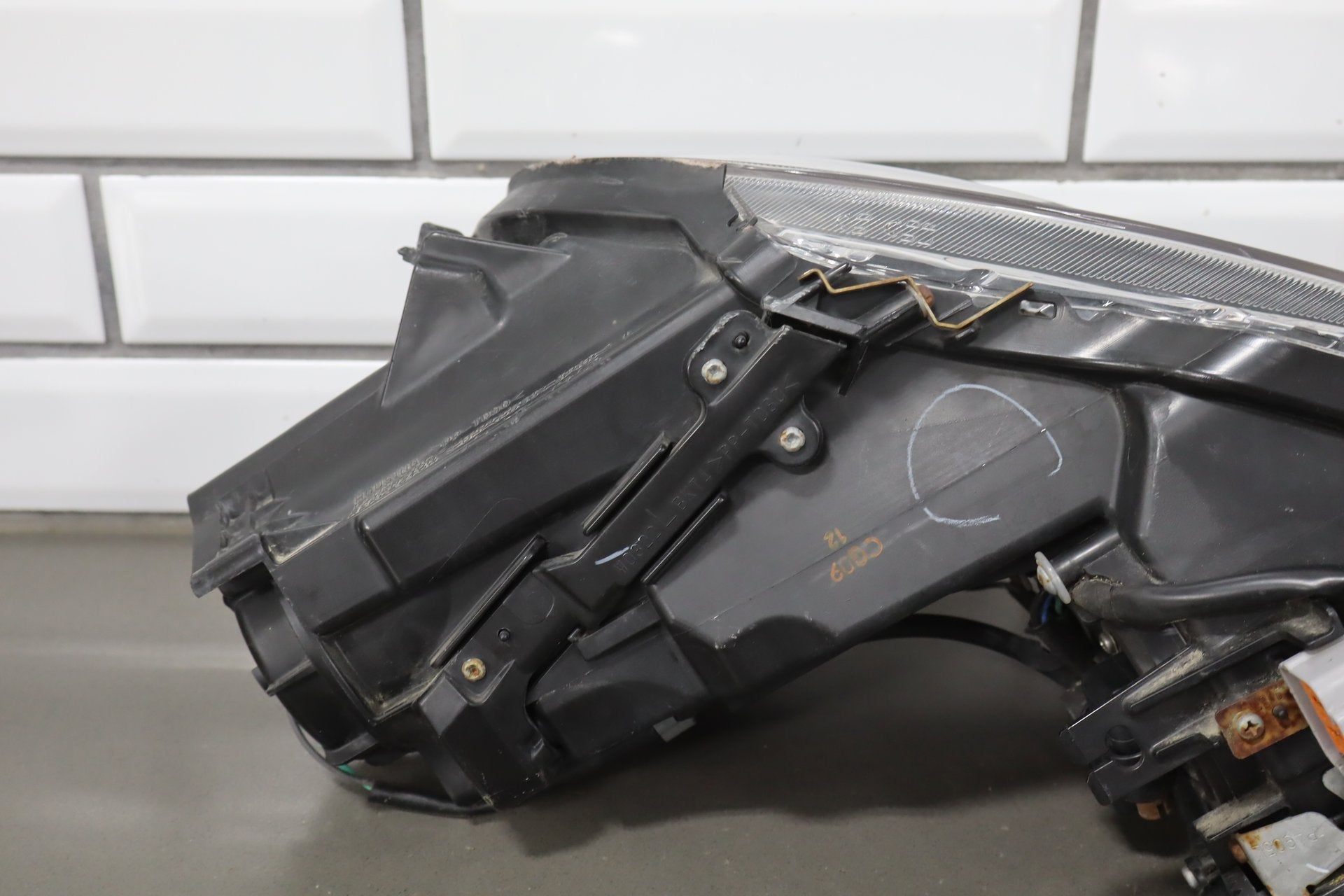2012 Mitsubishi i-MiEV- Left Headlamp
