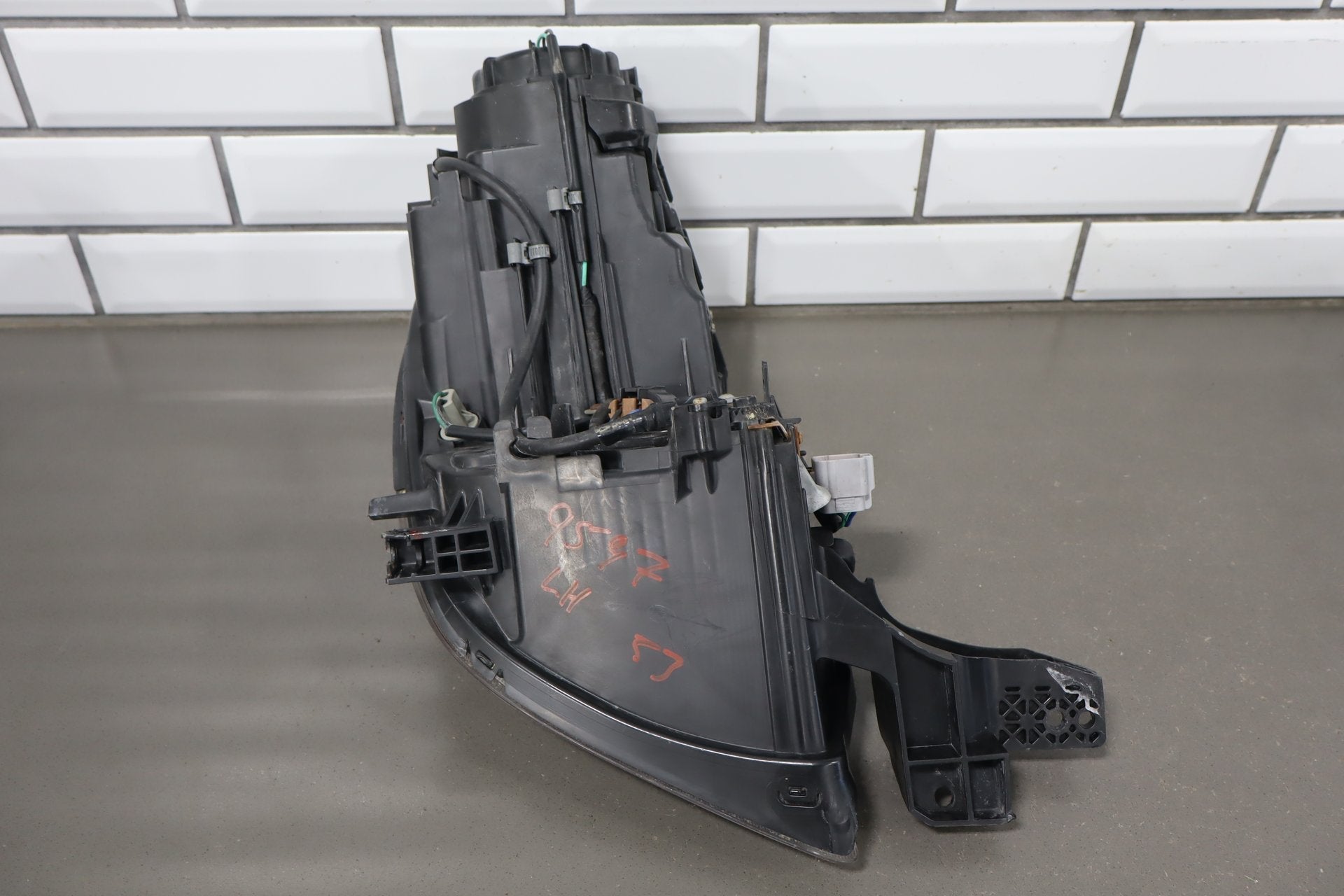2012 Mitsubishi i-MiEV- Left Headlamp