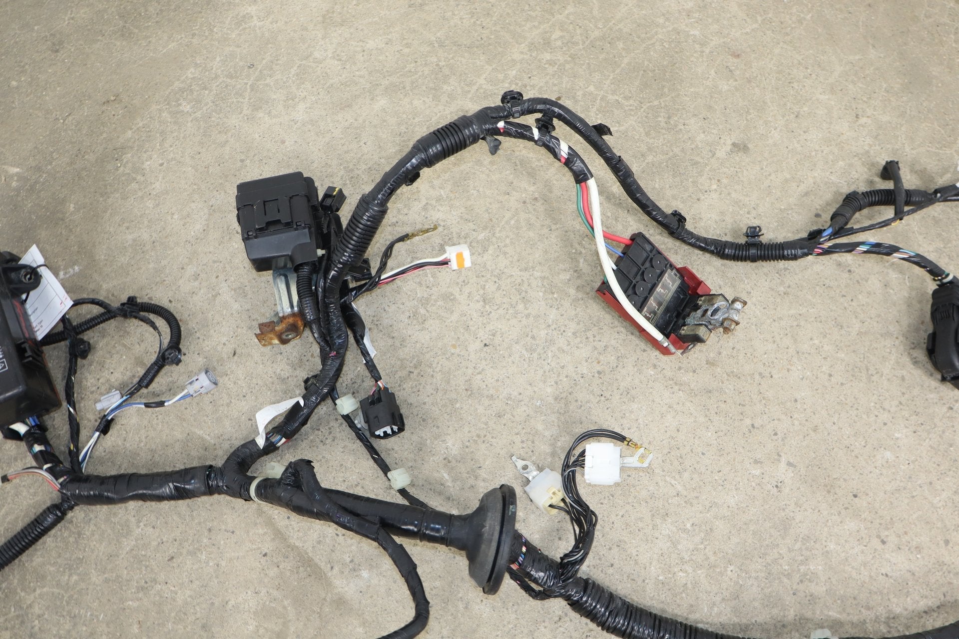 2012 Mitsubishi i-MiEV SE L Electric Engine Fuse Box