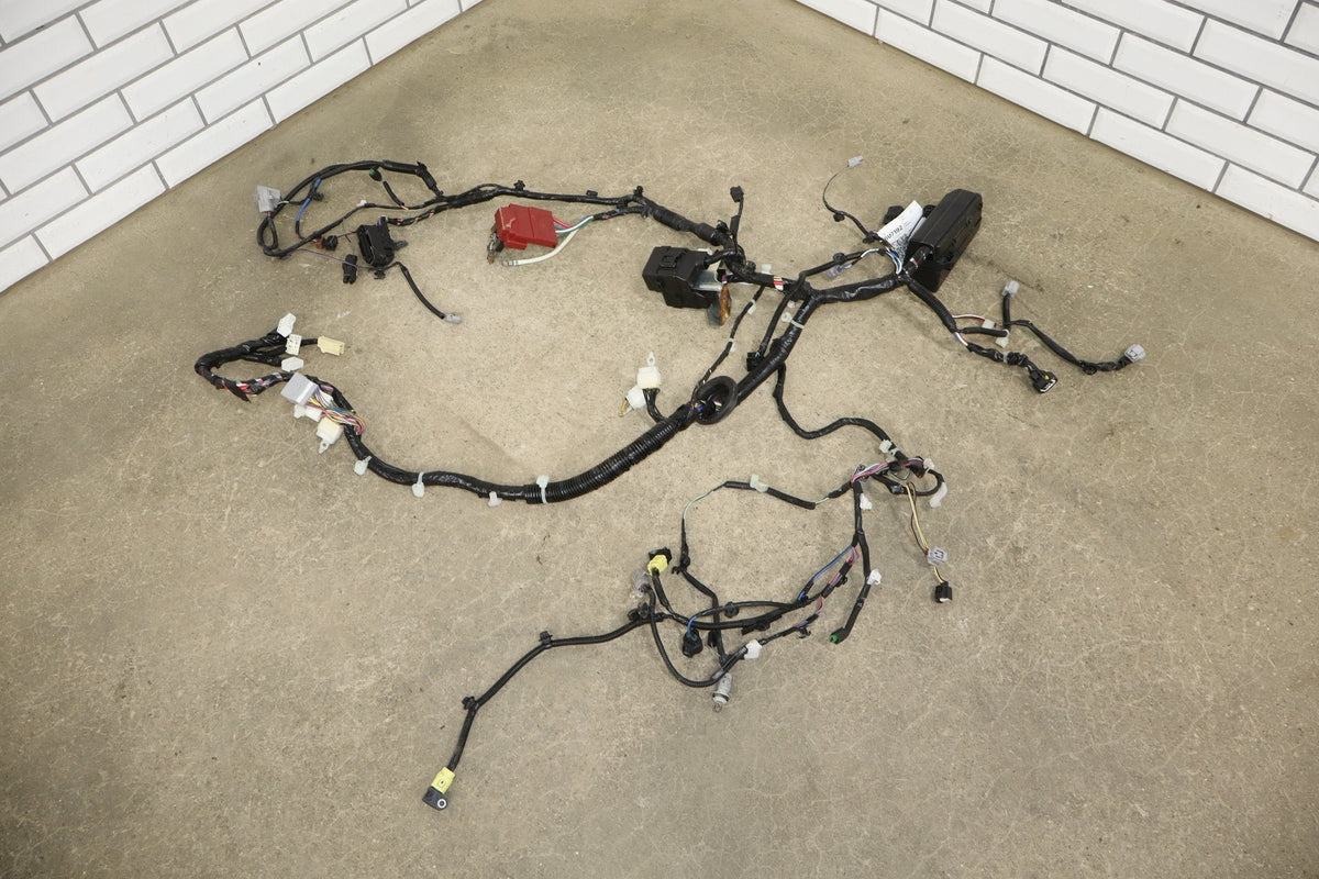 2012 Mitsubishi i-MiEV SE L Electric Engine Fuse Box