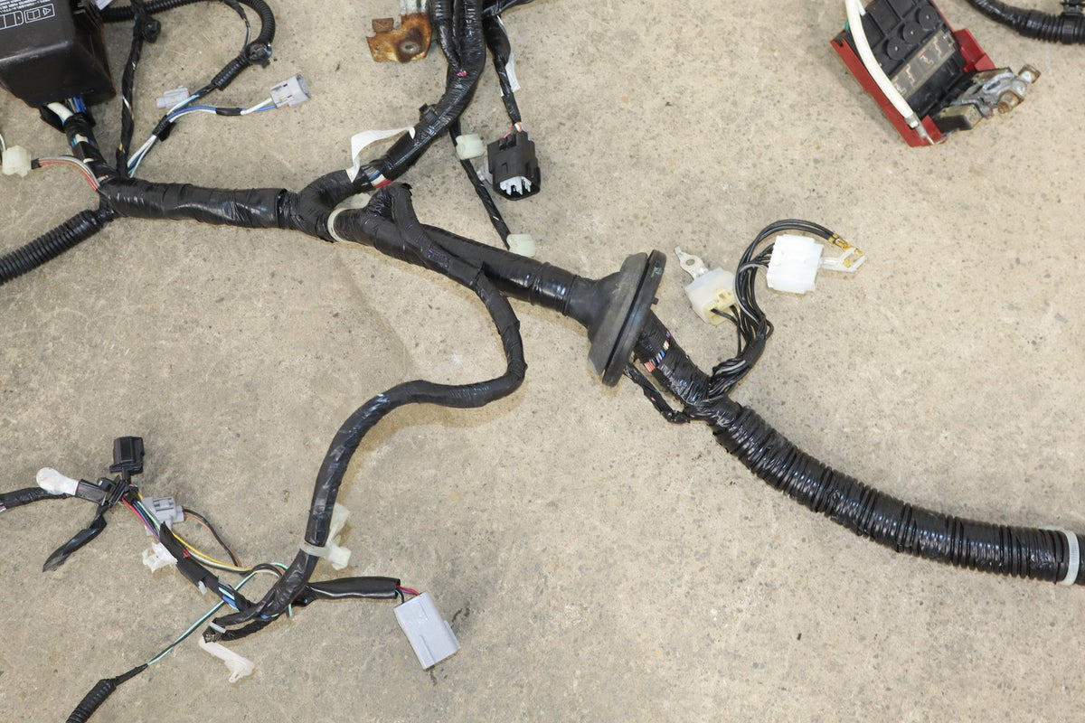 2012 Mitsubishi i-MiEV SE L Electric Engine Fuse Box